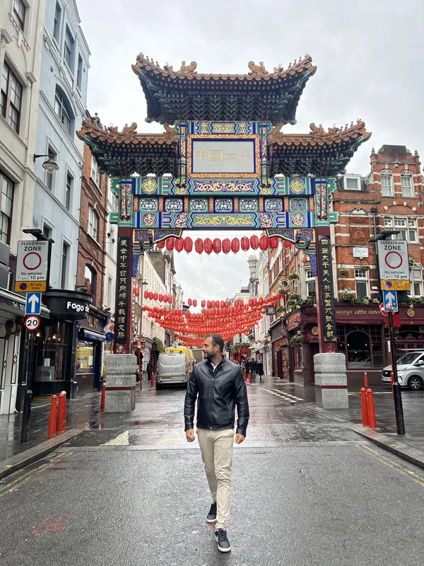 Carlos Loureiro em Londres, Chinatown